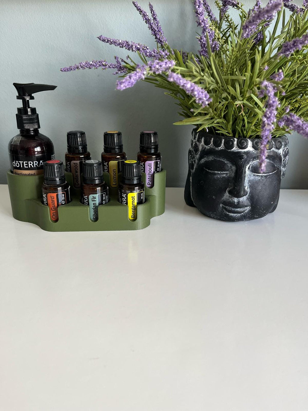 Suport pentru uleiuri esențiale – Organizator pentru ulei de cocos fracționat + sticle de 10/15 ml